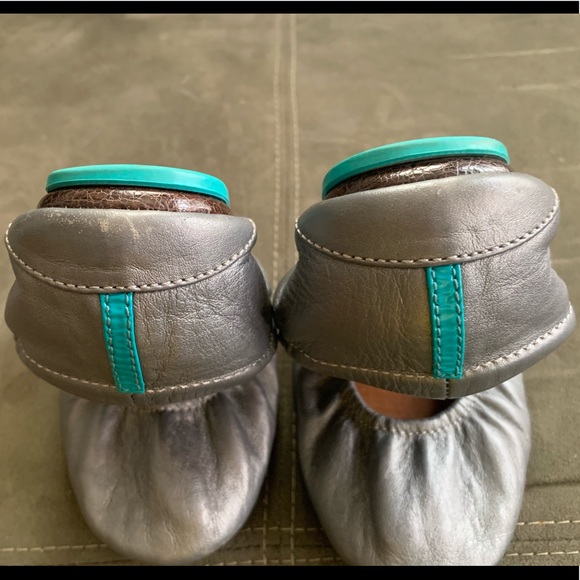 Metallic Pewter Tieks - Picture 4 of 9